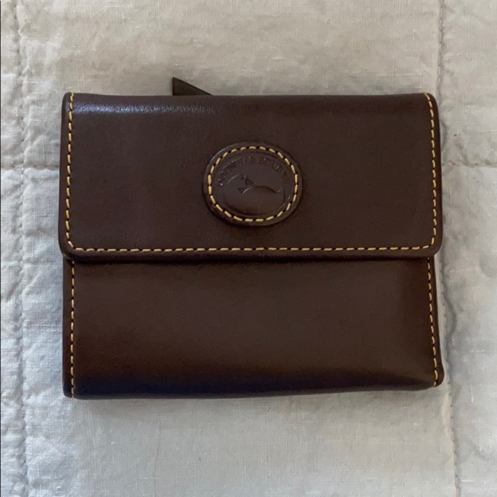 Dooney & bourke brown leather wallet